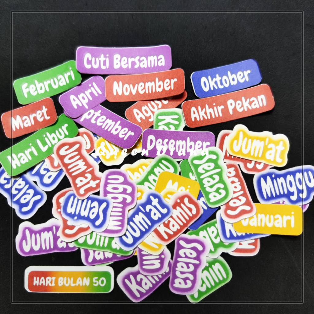 

STIKER PRINTING A3 NAMA HARI DAN BULAN LENGKAP WARNA WARNI DOFF CUTE BISA PILIH WARNA ISI 50 PCS