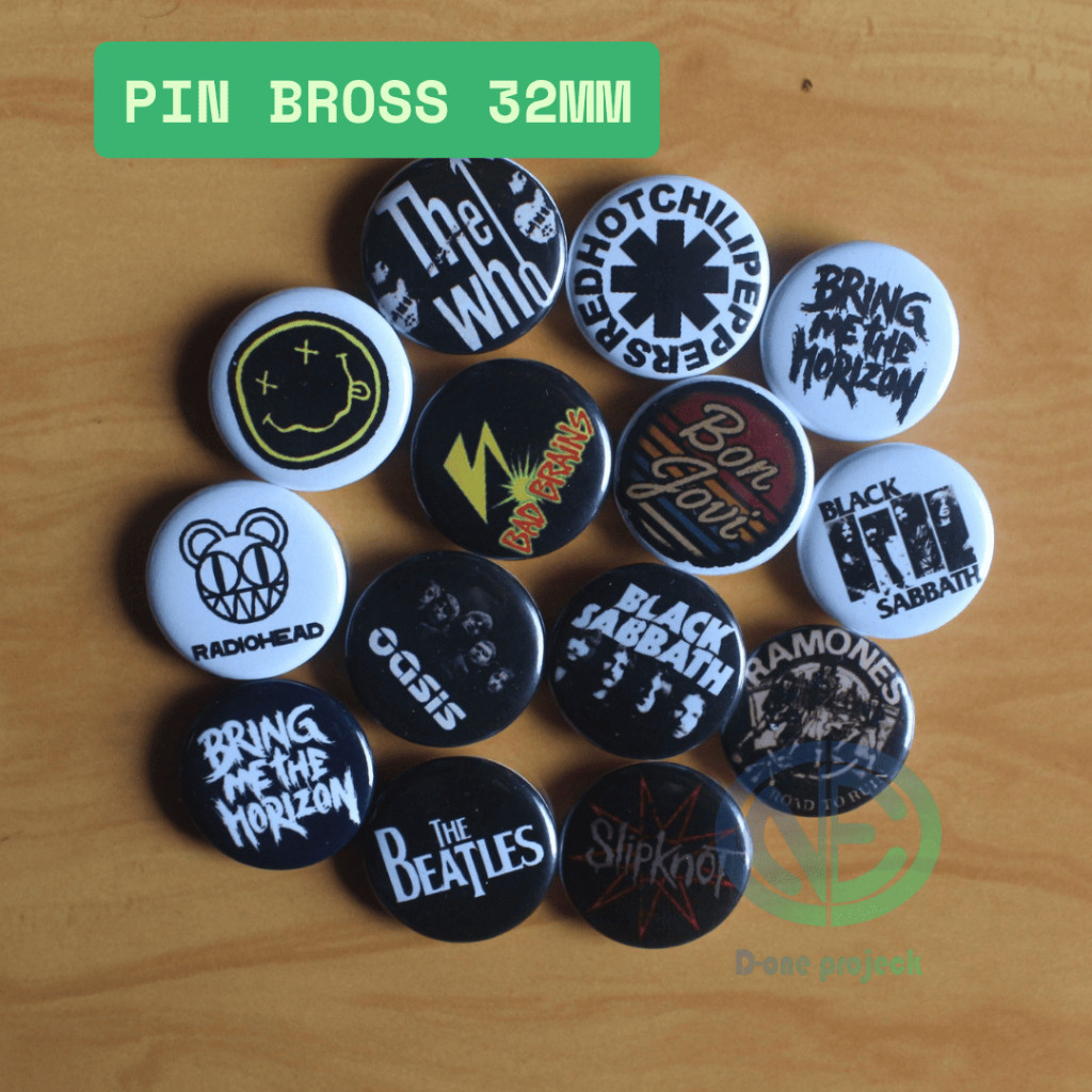 PIN BROSS 32MM Logo Band Dunia – Cocok Untuk Jaket, Tas, Aksesoris Rock & Punk