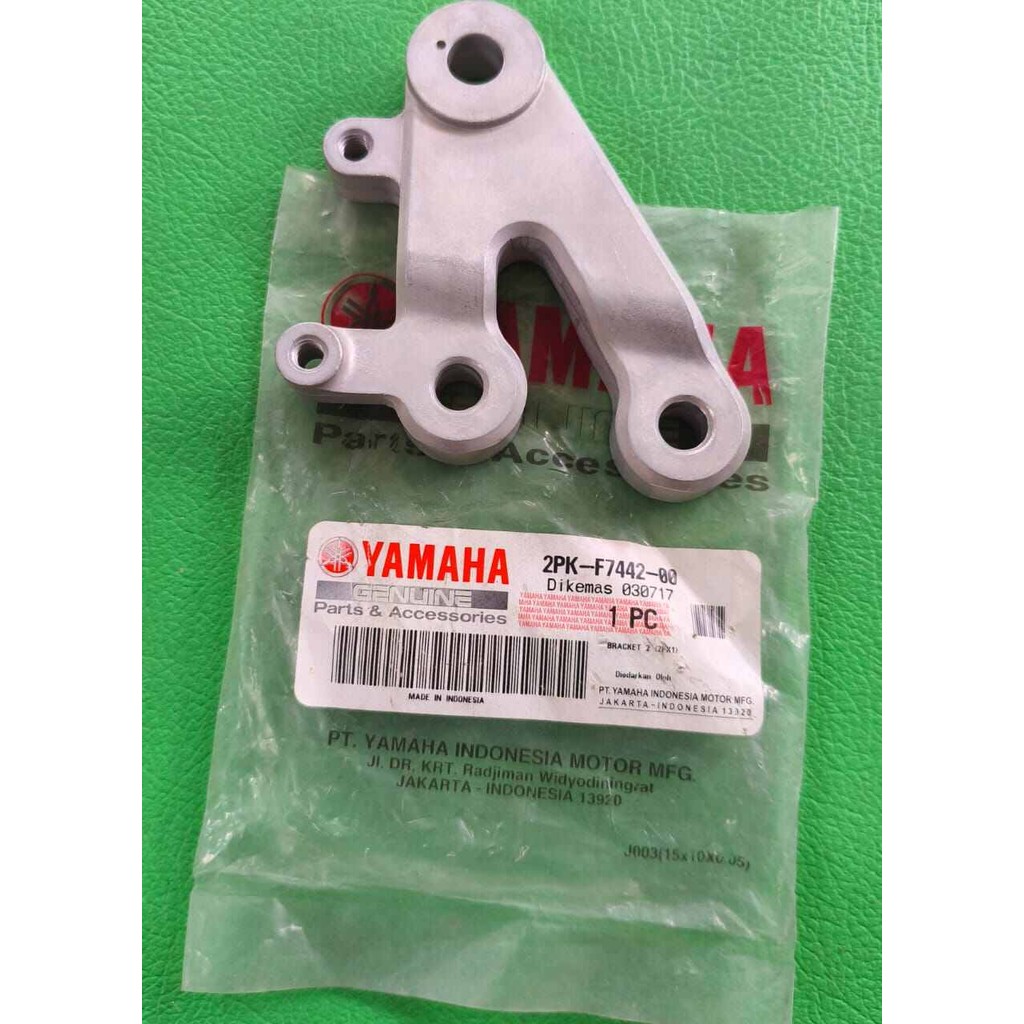 breket dudukan footstep postep depan kiri yamaha R15 lama original