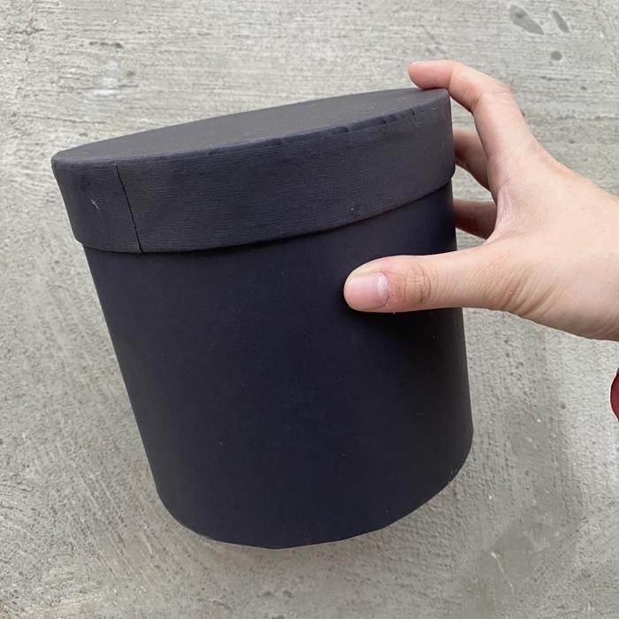 

Bloom Box Flower Bulat Round / Kotak Bunga Kotak Kado - Hitam, 25 X 25 Cm