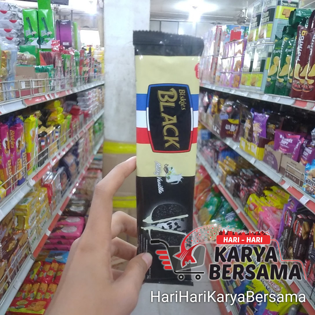 

MAKANAN RINGAN BISKIES BLACK CRACKER SANDWICH MILKY VANILLA 24GR
