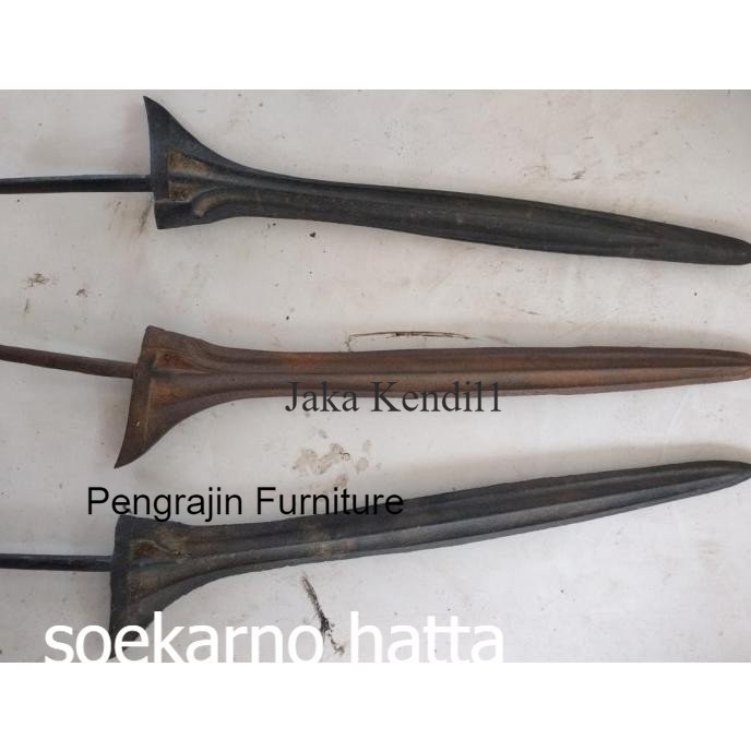 

Ter Keris PB putran keleng bahan besi baja satuan wingit ter antik TERLANJUR MURAH