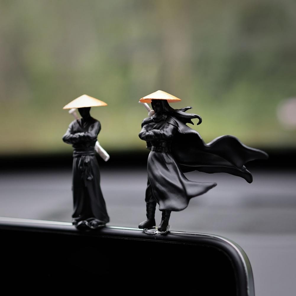 

Car Dashboard Knight-errant Figure Sculpture Waterproof Swordsman Dollhouse Statue Office Desk Home Decoration