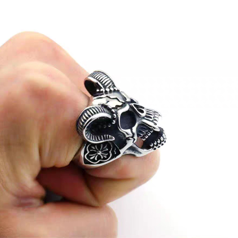 Murah&COD⭐Cincin Tengkorak Pria Desain Kepala Domba  Retro Gaya Punk Sliver Titanium Untuk Unisex-Bo