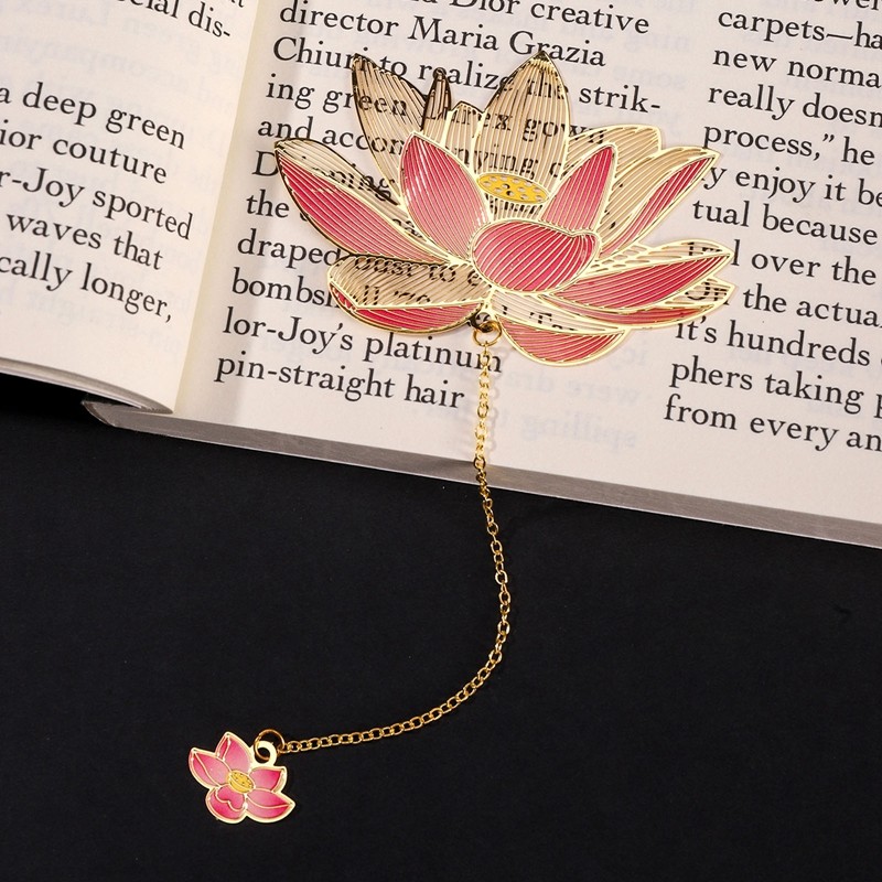 

Vintage Gold Color Maple Leaf Lotus Metal Bookmark For Student Book Holder Binder Index Divider Reader Stationery Office School