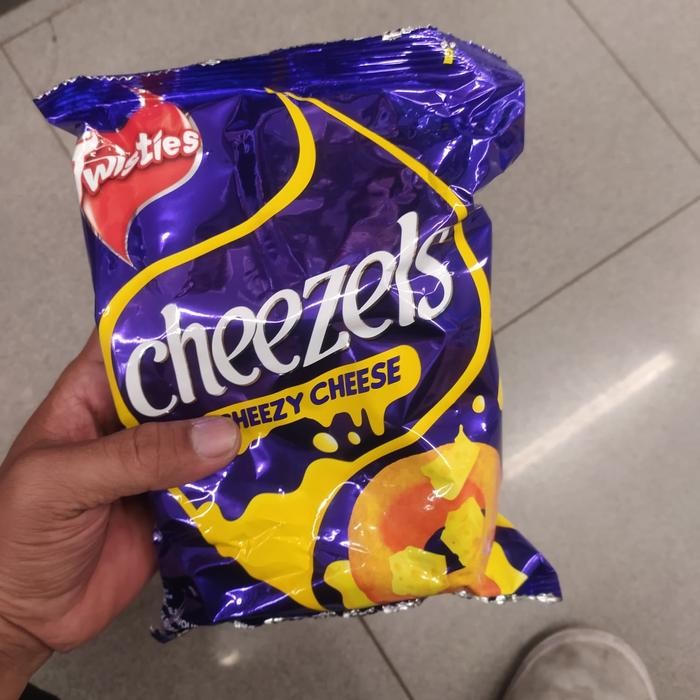 

cheezels original cheese - snack import malaysia 60gr