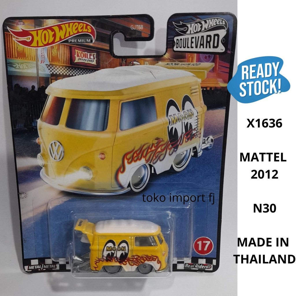 Hot Wheels Premium Boulevard Kool Kombi Moon Eyes - Hot Wheels Kool Kombi Mooneyes - Boulevard 17 - 