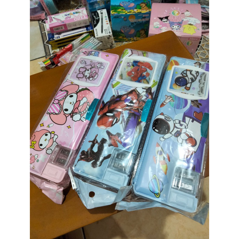 

TEPAK ANAK KALKULATOR (SS002) (FY6850) (KT550) LEPAK PC MAGNET TEMPAT PENSIL KOTAK PENSIL