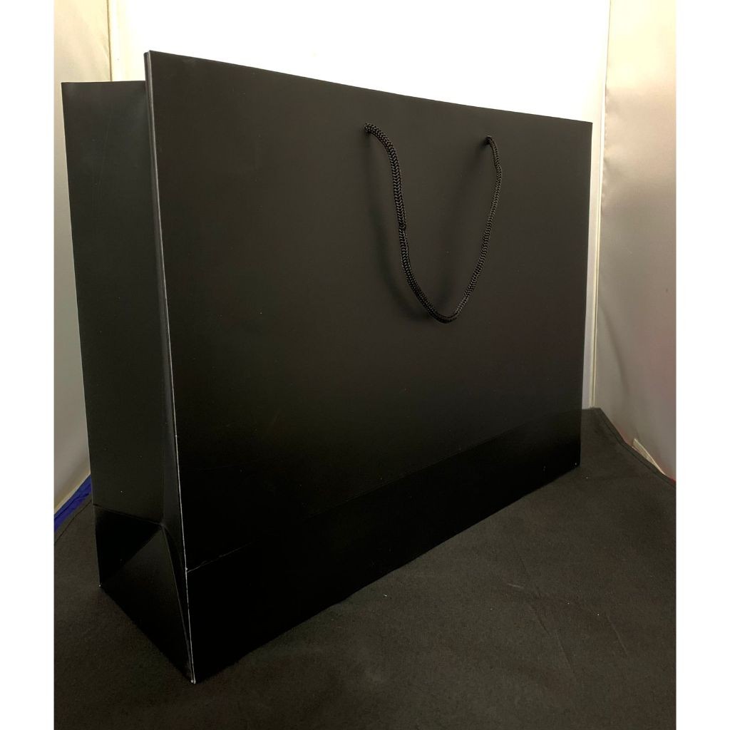 

Paperbag Black Doff Uk. 40 x 30 x 12 cm