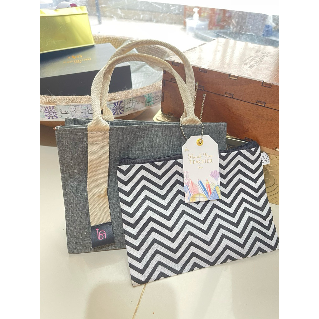 

HAMPERS GURU HIJAB MALAYSIA ORIGINAL