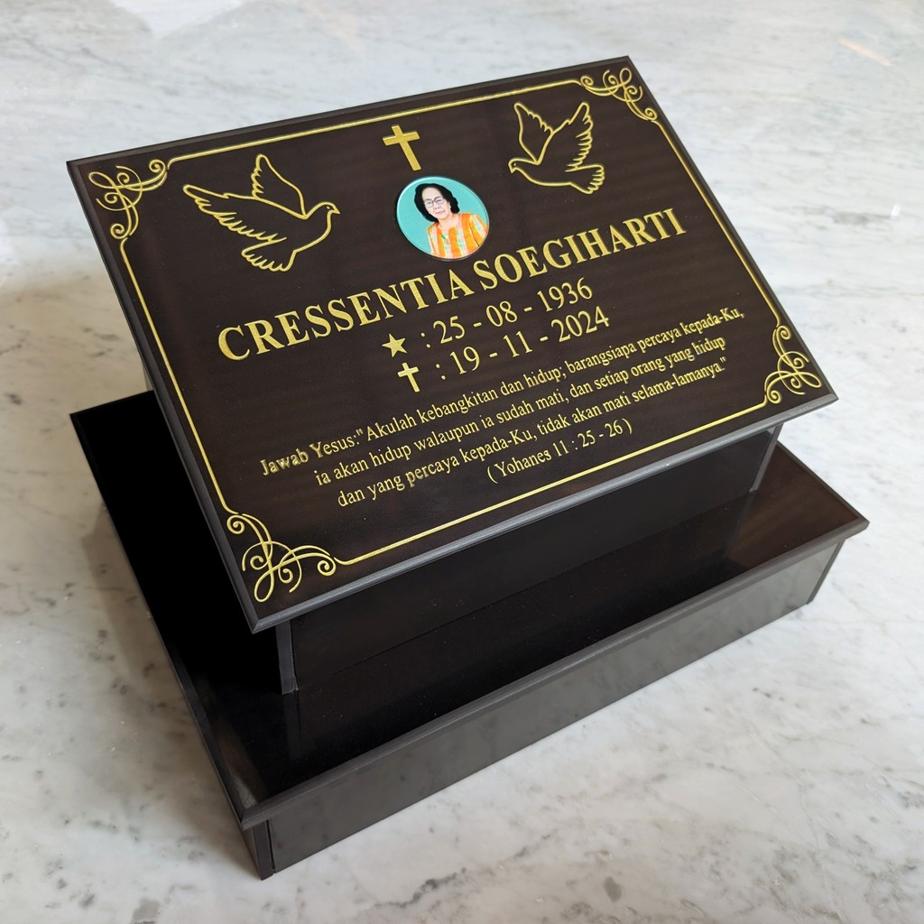 Seni Marmer - Dudukan Batu Nisan Kristen Foto 40x30 Cm