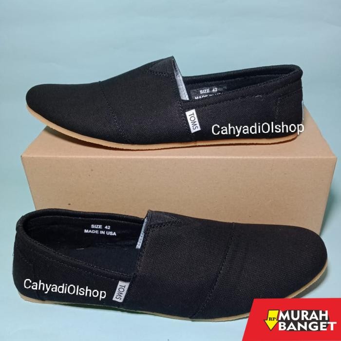 sepatu slip on toms pria sepatu flat kanvas - Hitam, 43
