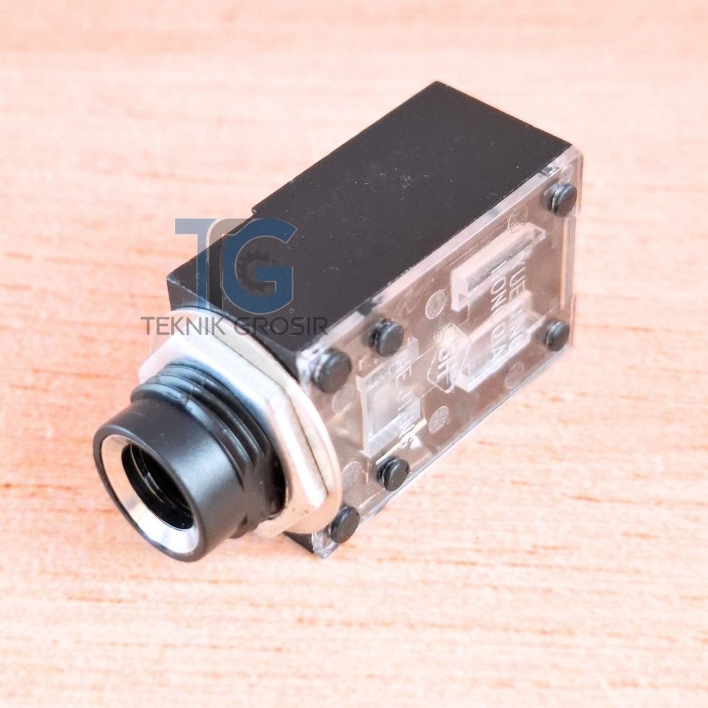 Konektor Akai Mono 4 Pin – Soket Kotak Transparan