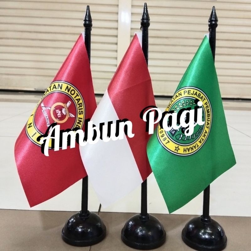 

salebest seller tiang kayu meja+1set bendera notaris bahan satin ready stockterlaris