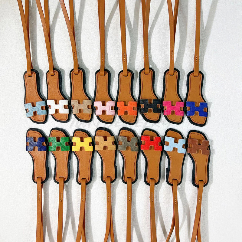 

New Small Slippers Bag Charm Shoe Pendant Car Hanging Decoration Accessory Handbag Ornament Cute Cartoon Style Toy Figure