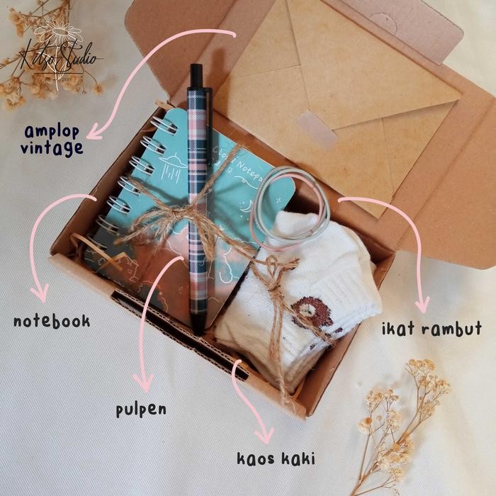 

Hampers Korean Gift Box Tote Bag Stationery Aesthetic untuk Kado Ultah / Wisuda / Anniv / Self Reward By Kitso Studio - Paket A - 4 items