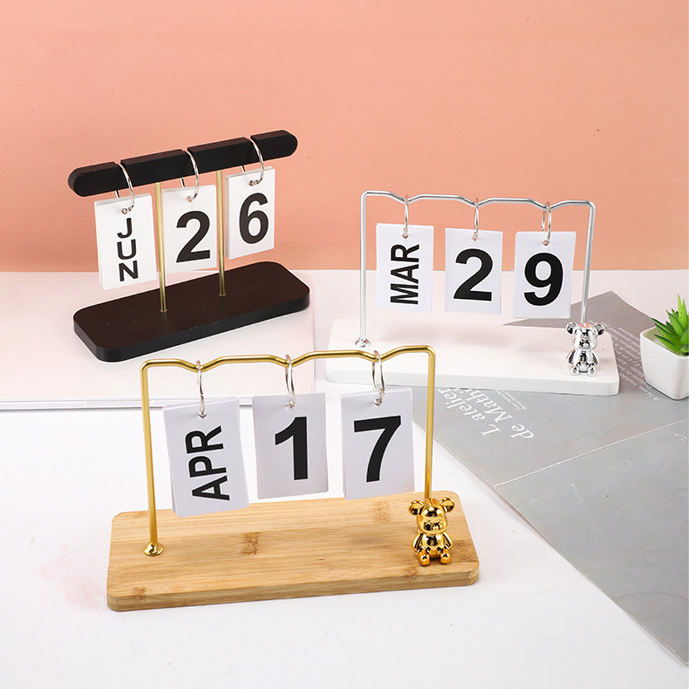 

Kalender Desktop Kreatif Ruang Tamu Kantor Ornamen Beruang Kerajinan Logam