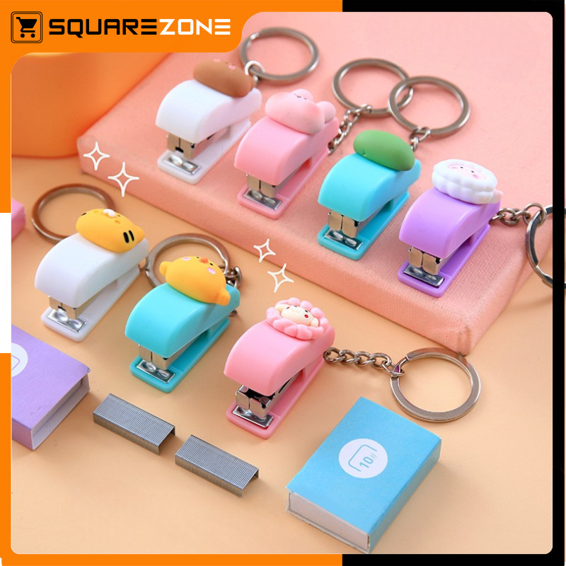 

Gantungan Steples Mini Karakter Lucu Mini Stapler Gantung Souvenir Praktis ATK010
