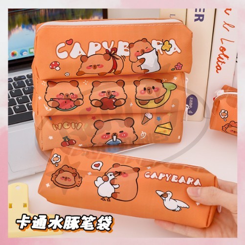 

Aerith Stationaries DOMPET KANVAS POUCH SOUVENIR KANVAS KAPIBARA MURAH KOTAK PENSIL 18X5 S-PC015