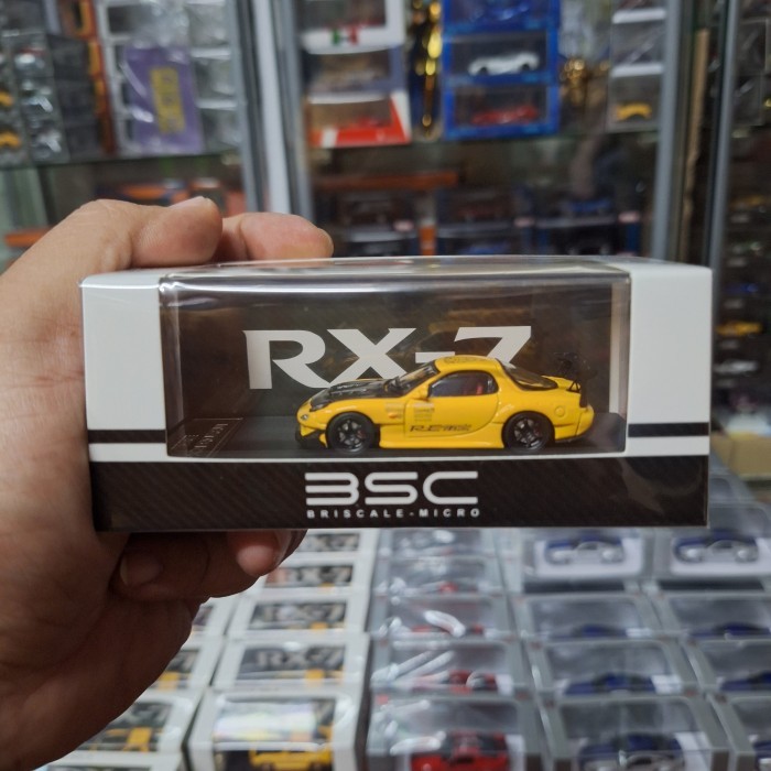 BSC Model Skala 64 Mazda RX7 FD3S Openable Hood Yellow Carbon Hood