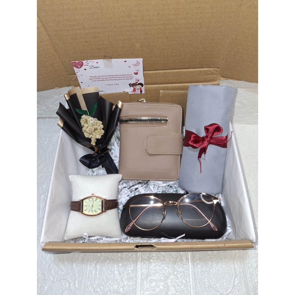 

kado cewek dompet kacamata / kado ulang tahun cewek / giftbox cewek dompet /hampers ulang tahun cewek