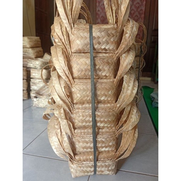 

Besek Jinjing Besek Cangking Besek Hampers Souvernir Nasi Berkat | besek bambu hampers lebaran | Kerajinan Handmade Besek Pordjo