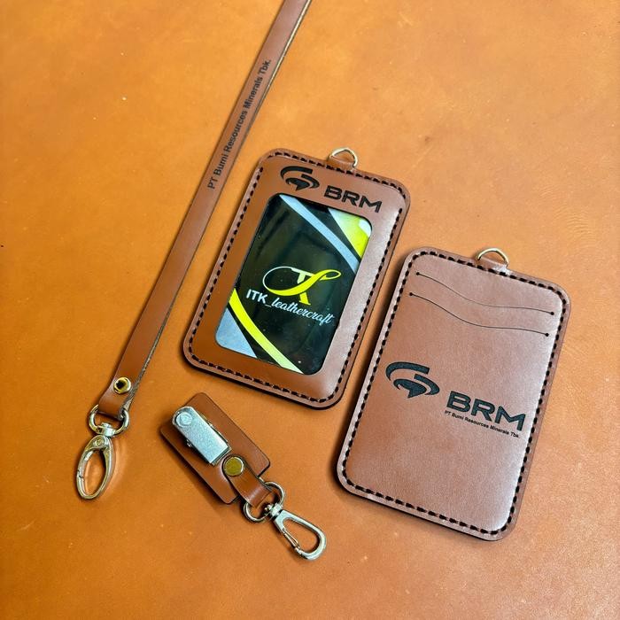 

lanyard id card kulit nametag holder id card kulit - Cokelat