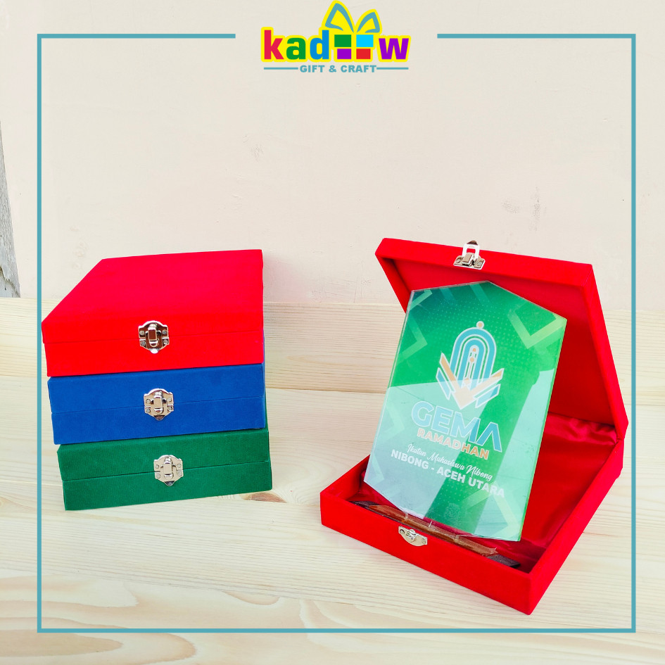 

Box Plakat - Full bludru Atas bawah Premium | Box Plakat Akrilik / Vandel