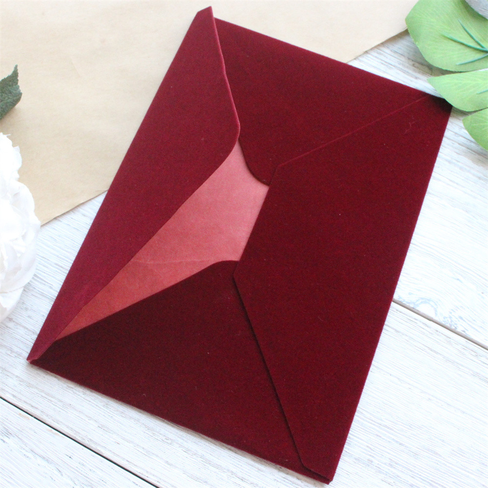 

Velvet Envelopes Soft Smooth 13.5x19.5 cm Fit for 5''x7'' Invitation Cards Customized Printing Is Available.
