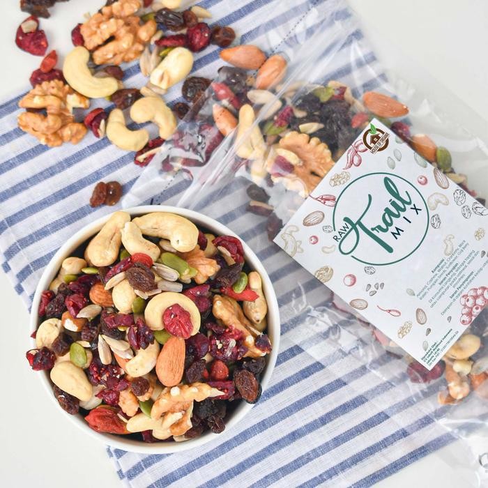 

Trail Mix ( Mixed Nuts ) 300 Gr Dried Fruit Camilan Kacang peanut