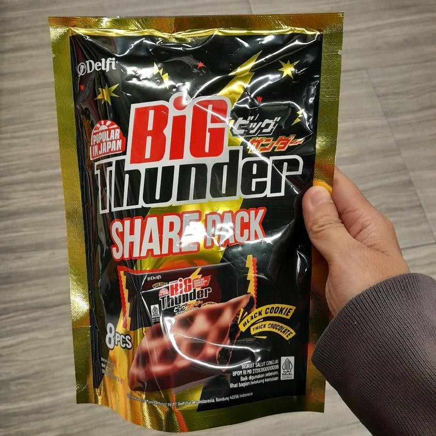 

Delfi Big Thunder Share Pack Black Cookie with Chocolate ( Isi 8 )