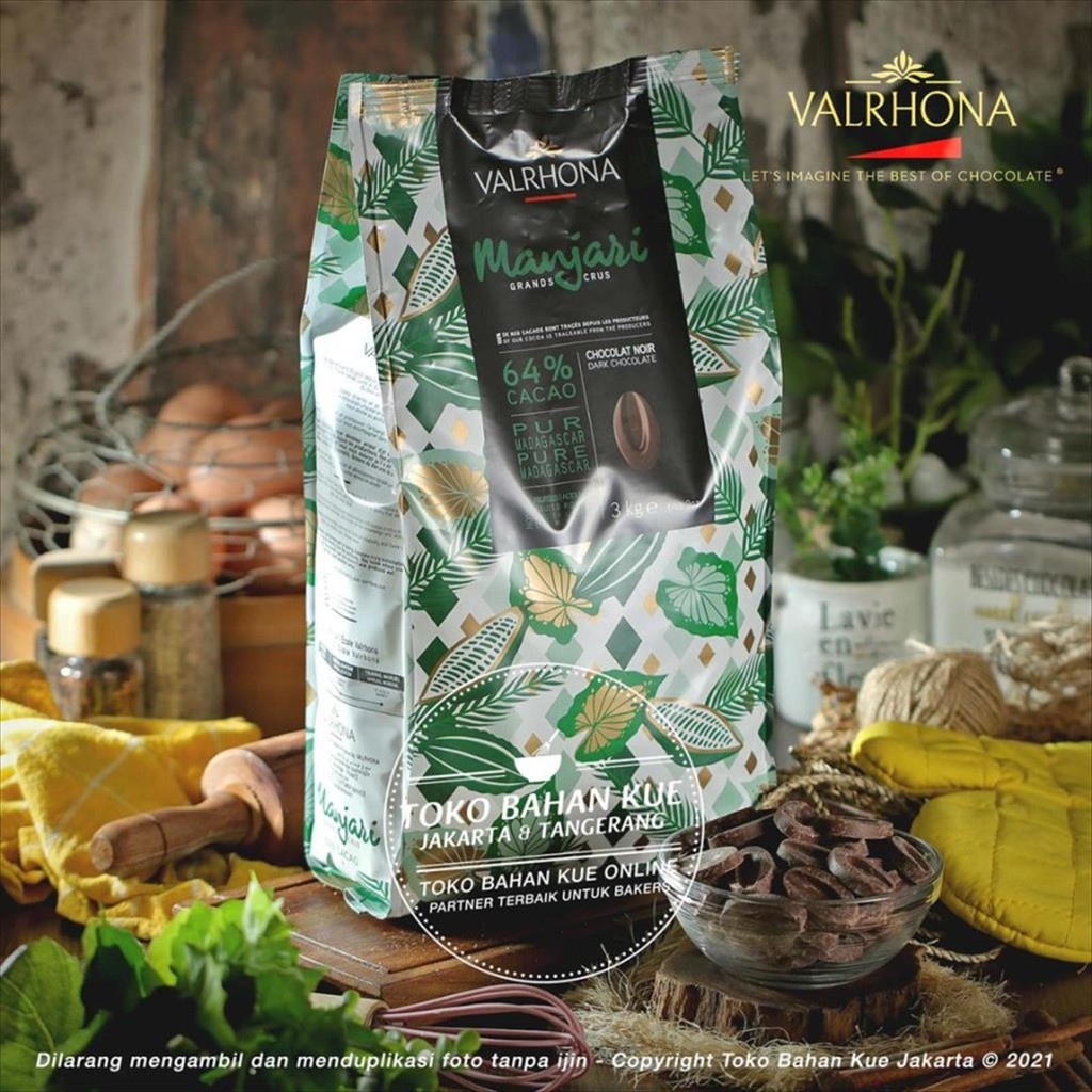 

Valrhona MANJARI 64% Dark Chocolate Couverture 250gr Cokelat Cocoa
