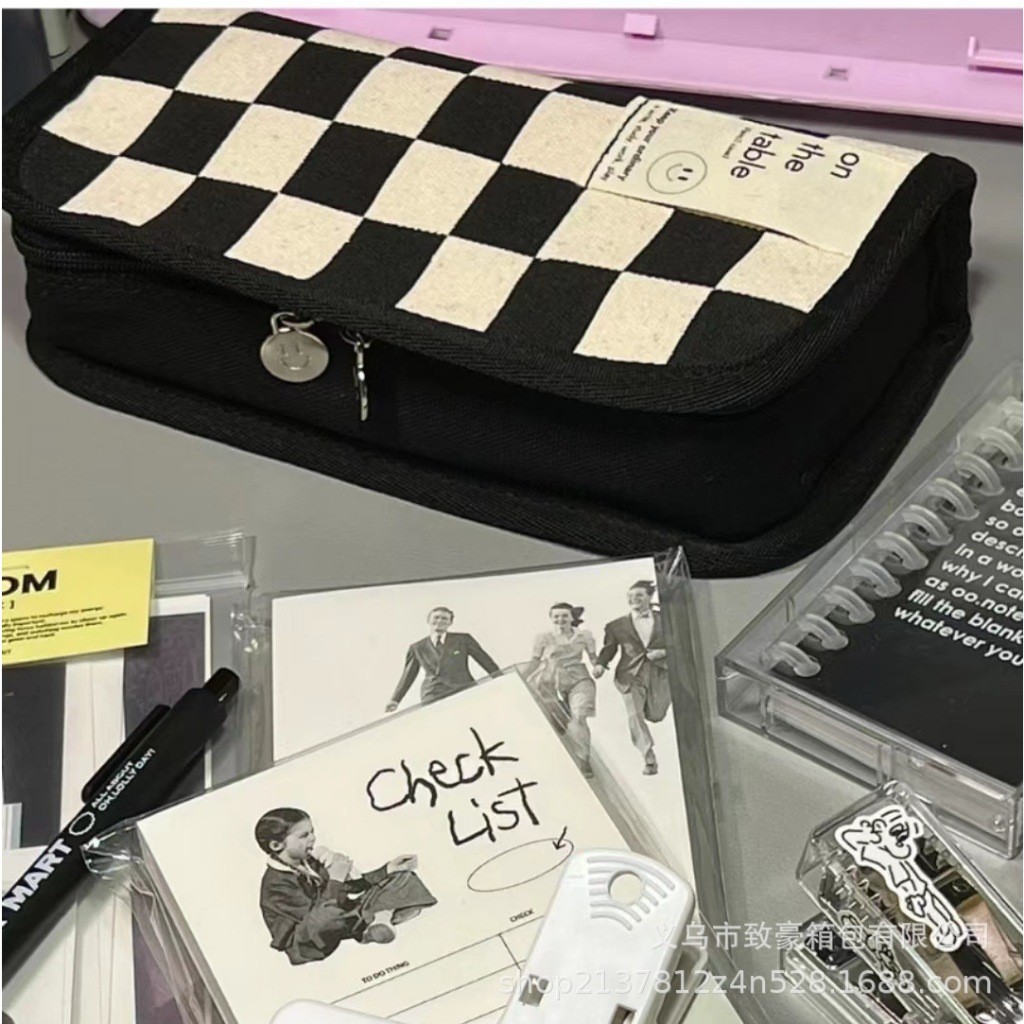 

Jual Produk Tempat Alat Tulis Jepang Berkapasitas Besar / Kotak Pensil / Kotak Pensil Kotak-kotak