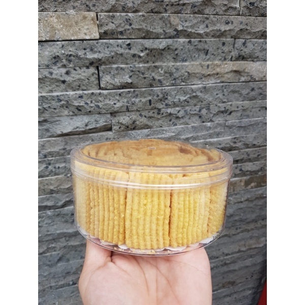 

Kue semprit renyah khas Bangka