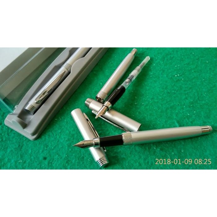 

Fountain Pen Iridium Germany.Pena Tinta Isi Mata KeciL/Lebar italic - Perak