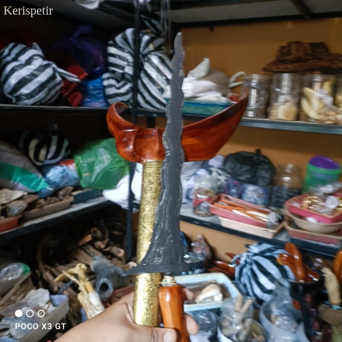 

keris sengkelat ngulit semongko warangka ladrang solo cocok yntuk jago murah antik