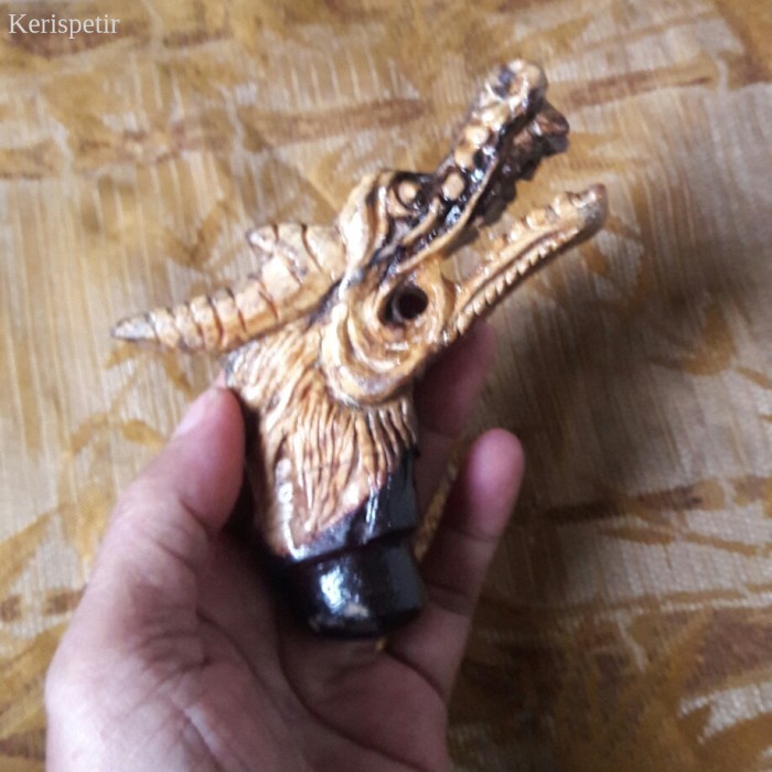 

deder gagang keris ukir naga kayu galih asem poleng murah antik