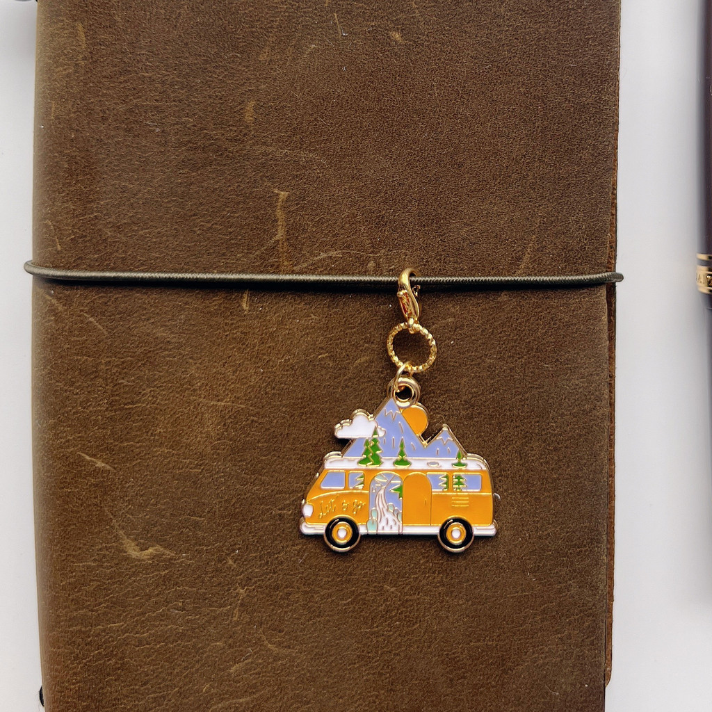 

Travel Bus TN Pendant Ornament Set Retro Travelers Notebook Decoration Metal Bookmarks DIY Stationary Office Accessories