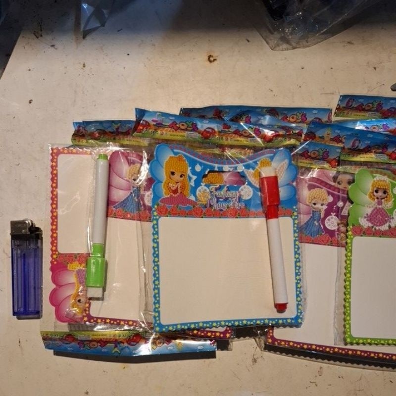 

Papan Tulis Kertas Spidol Mini 10pc Labubu