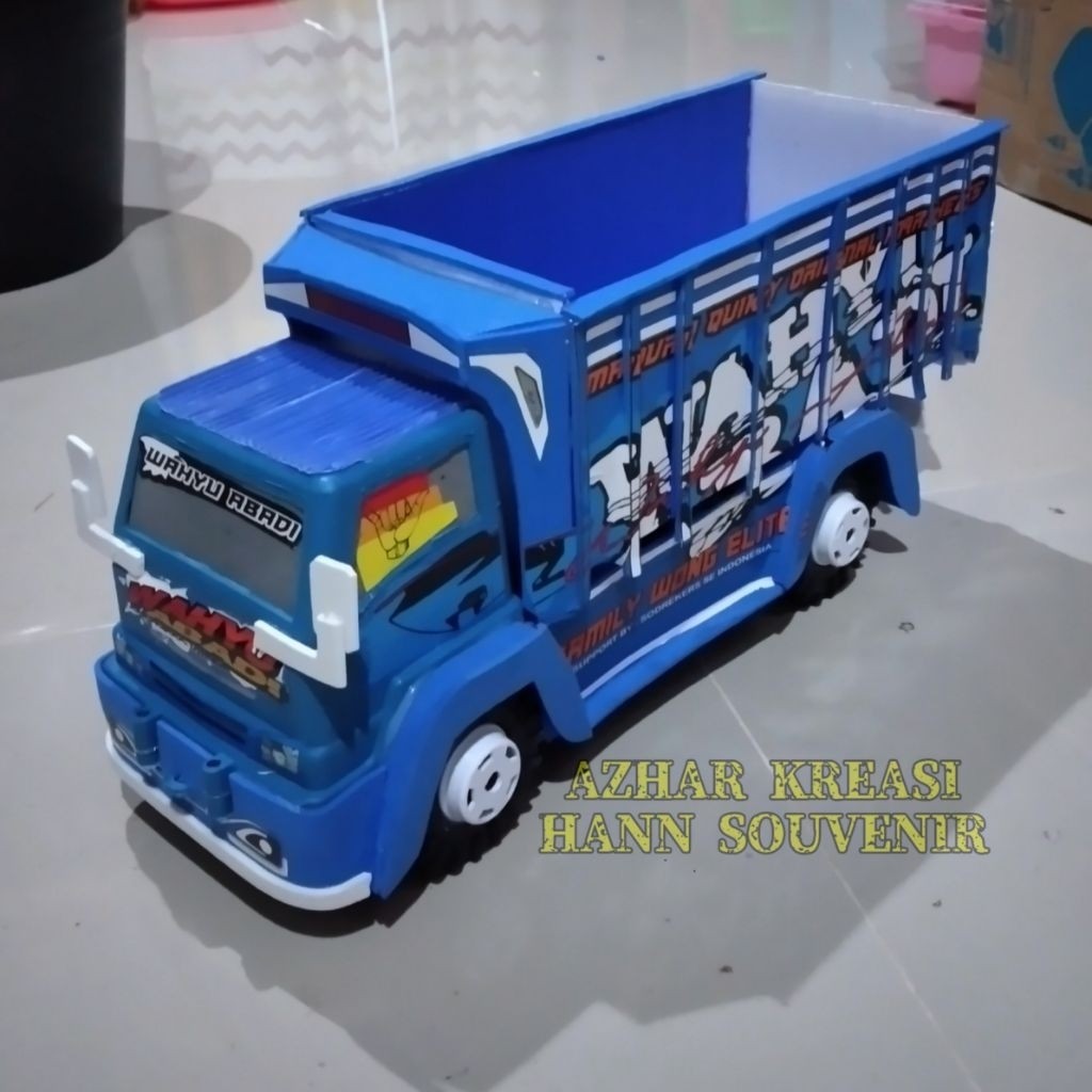 SEVS.QOR [READY] mainan truk plastik modif stiker wahyu abadi