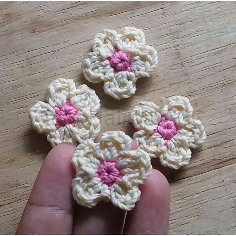 

[Tokohairpinacc] aplikasi fariasi tambahan produk (1 pcs )handmade murah cantik lucu langsung pengrajin Rajut