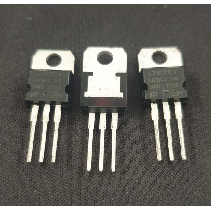 IC L7812CV 7812 CV Standard Regulator Positif 12V 1.5A 3-Pin Komponen Elektronik