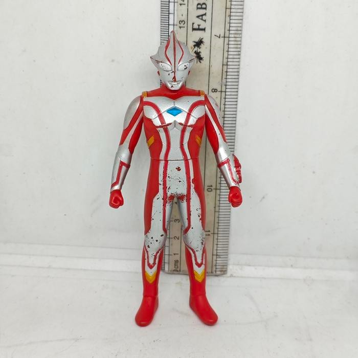 AKO,,, Action Figure Vinyl 5' UHS Ultraman Mebius Original Bandai 2ND