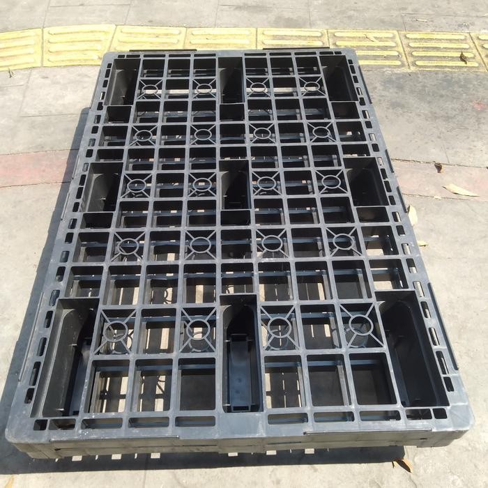 

jual pallet plastik bekas 80x120x14cm - Hitam