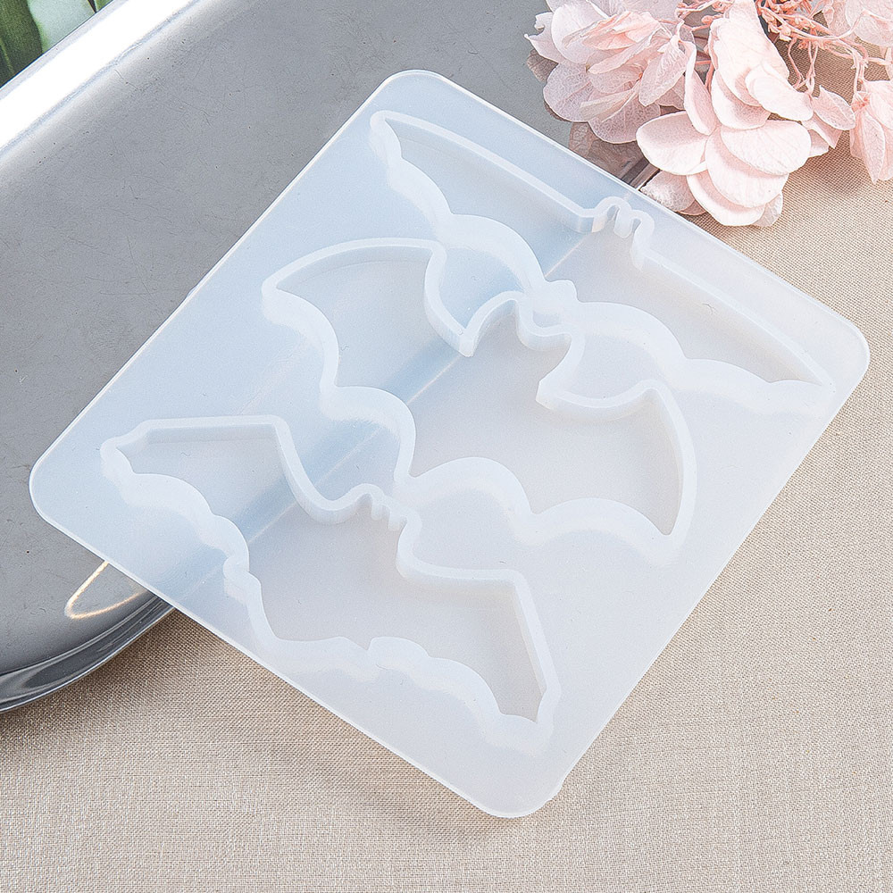 

1PC Halloween Bat Silicone Mold Epoxy Resin Mold for DIY Jewelry Making Cake Decoration Baking Mold