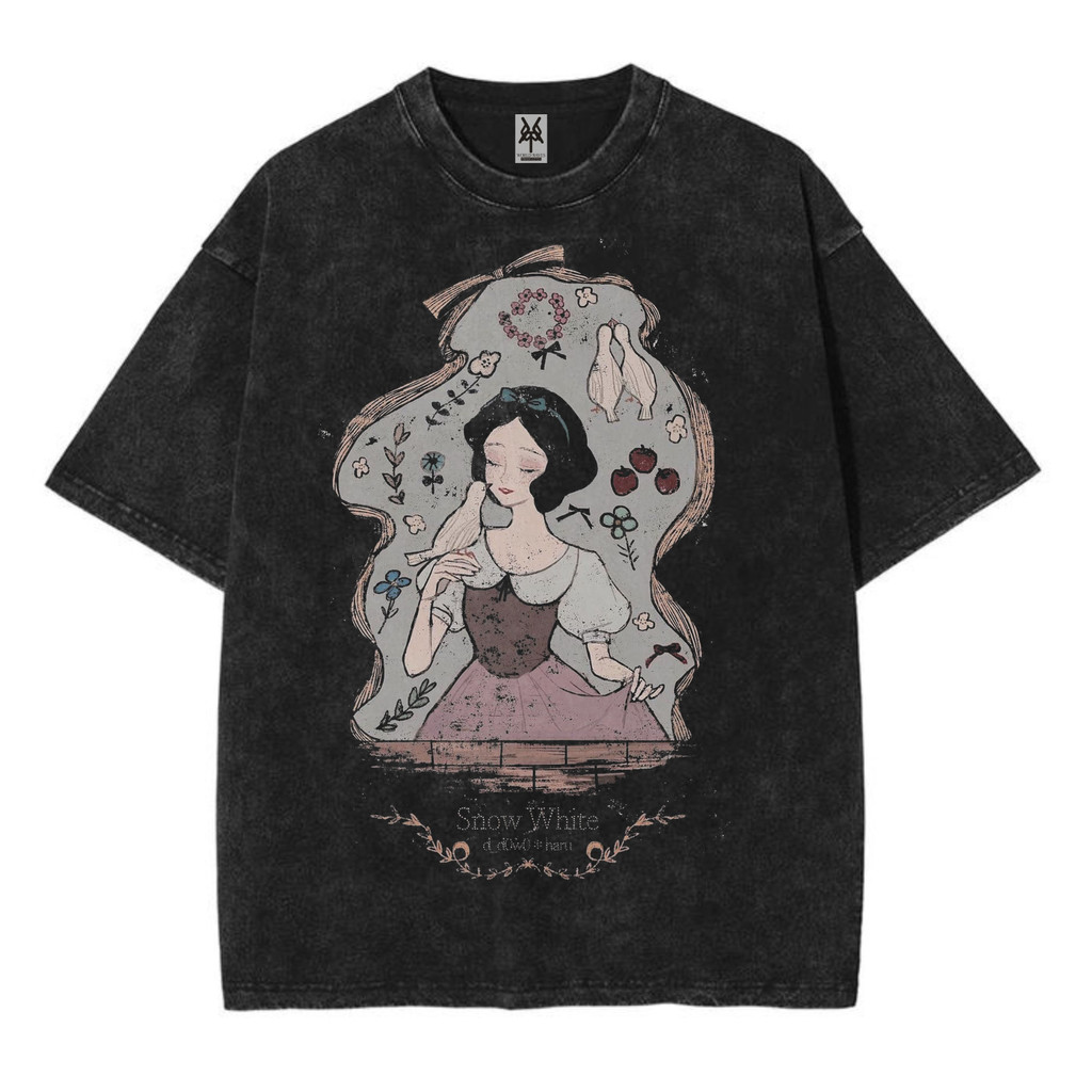 Kaos oversize snow white disneyland washed washing vintage tee