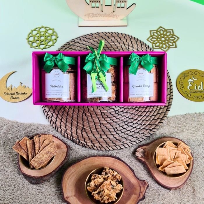 

DISKON Hampers Parcel MISOL cookies Kue Kering isi 3 Toples - Kartu LEBARAN