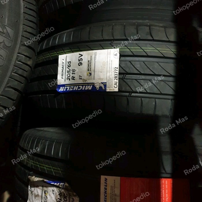 Ban Michelin Primacy 4 205/65 R16 (innova)