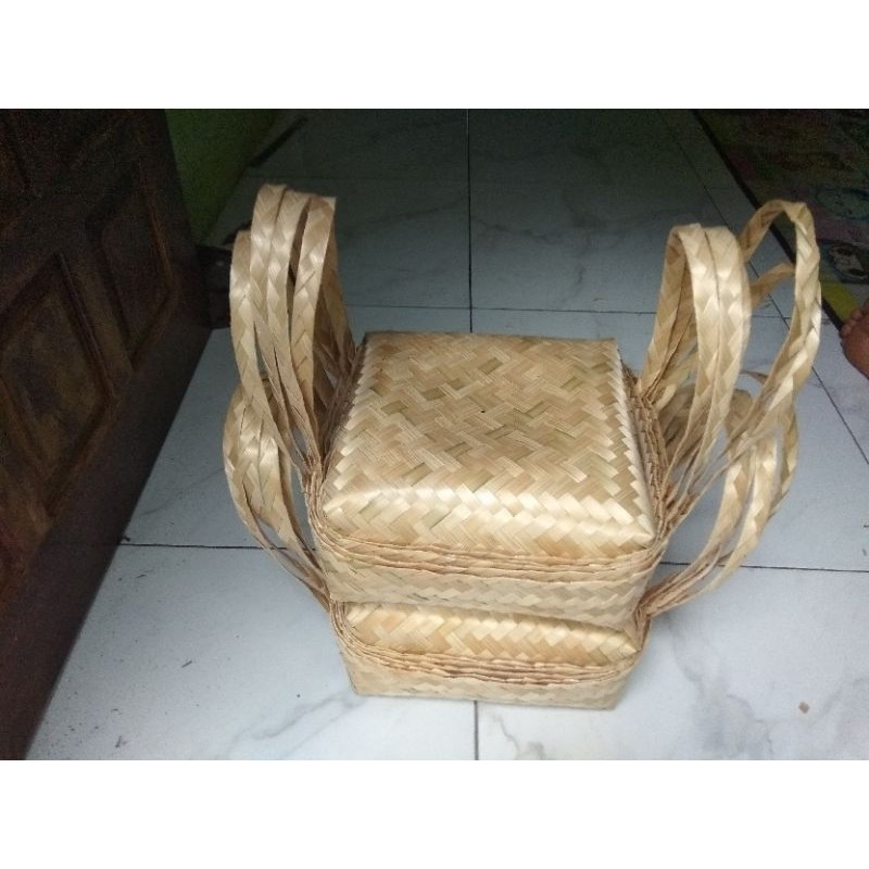 

GROSIR BESEK JINJING 20 x 20 Cm BESEK HAMPERS Tali Jinjing 25 x 25 Cm AMPERS KADO AESTETIC-BESEK QURBAN -BOKS KARDUS | besek bambu hampers kotak hantaran lebaran | Kerajinan Handmade Besek Pordjo