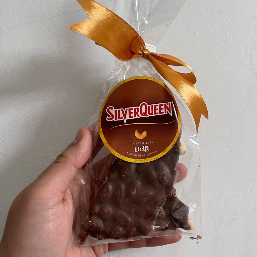 

Silverqueen Delfi Cokelat Slabs Dark Almond - 60gr